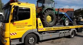 Holowanie traktora za pomoca lawety